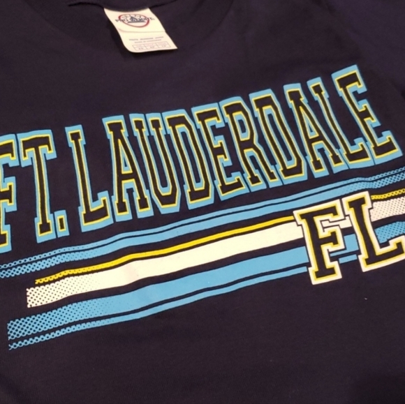 B1G1! XS Size 2/4 | T-shirt Bundle of 2 | Ft. Lauderdale - Picture 3 of 6